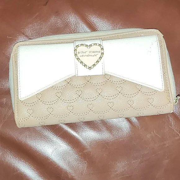 Elegant Cream and Tan Betsey Johnson Wallet - Picture 2 of 6